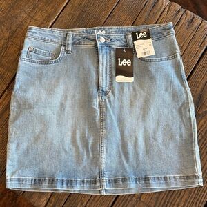 Lee NWT Light Wash Denim Midrise Mini Skirt with Shorts Skort Size 12 Women’s